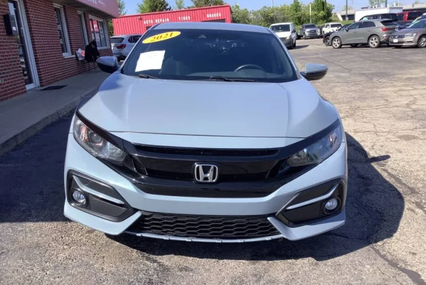 2021 Honda Civic Sport photo 1