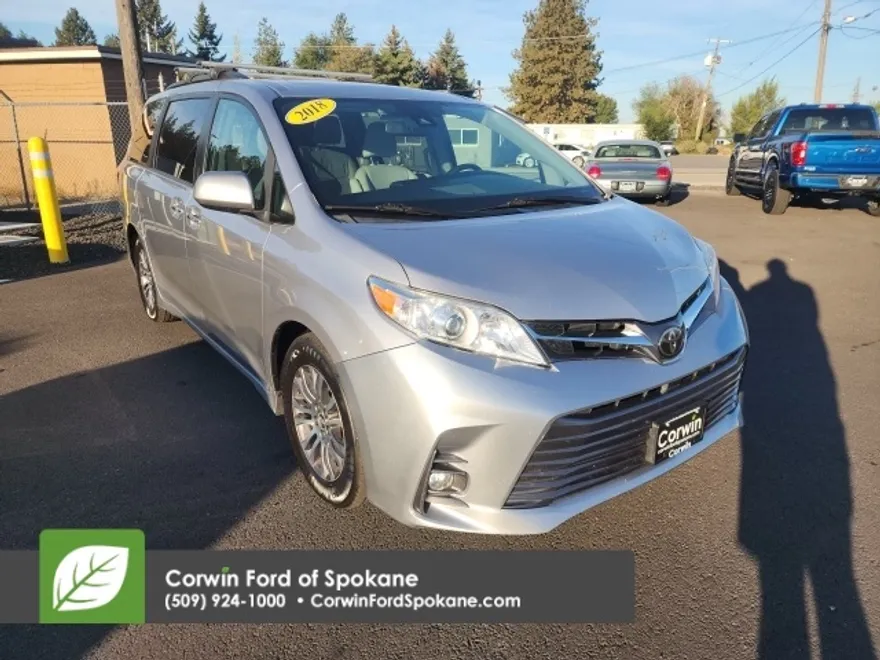 2018 Toyota Sienna XLE Premium photo 1