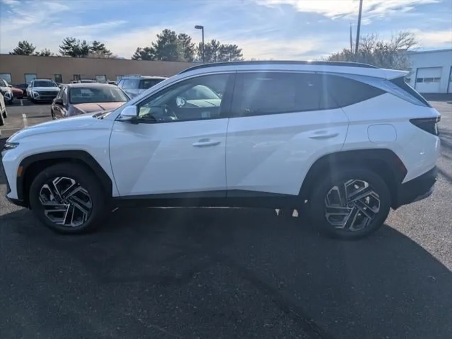 2025 Hyundai Tucson Hybrid Limited photo 1