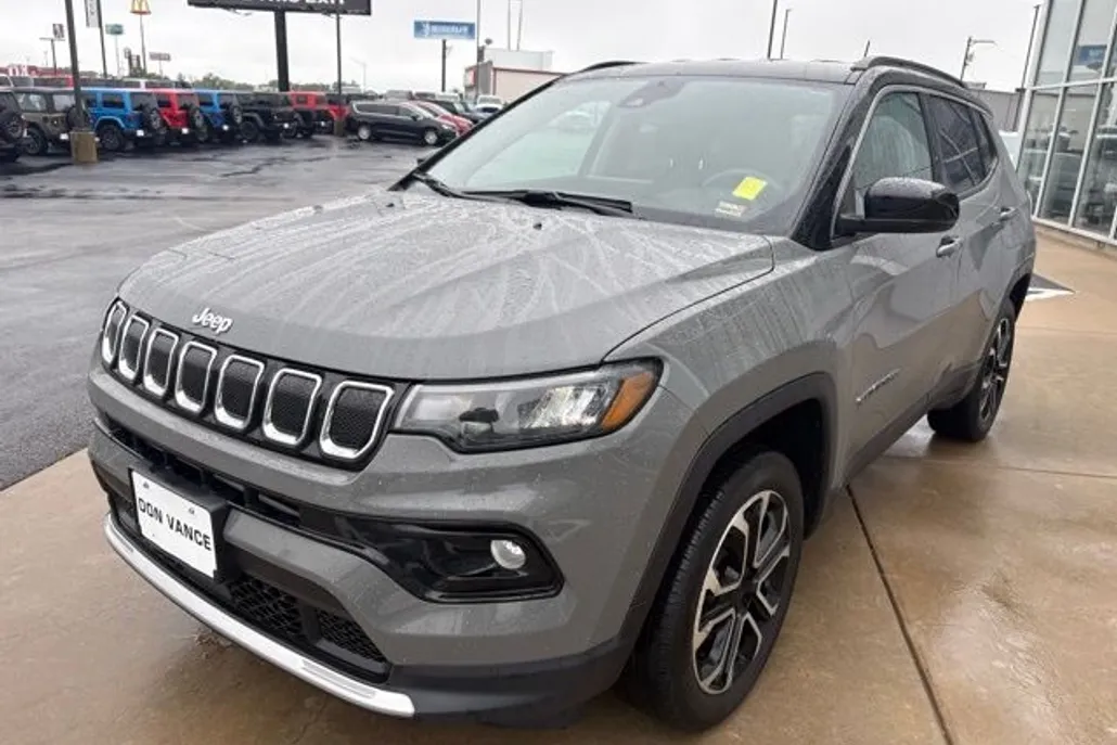 2022 Jeep Compass Limited photo 1