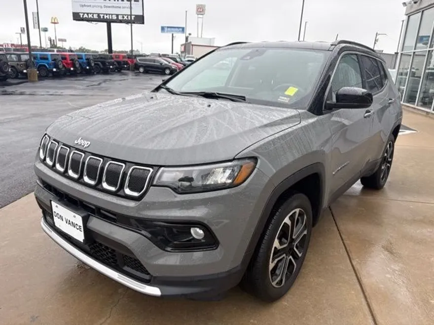 2022 Jeep Compass Limited photo 1