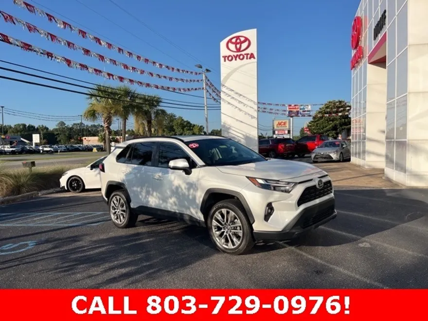 2023 Toyota RAV4 XLE Premium photo 1