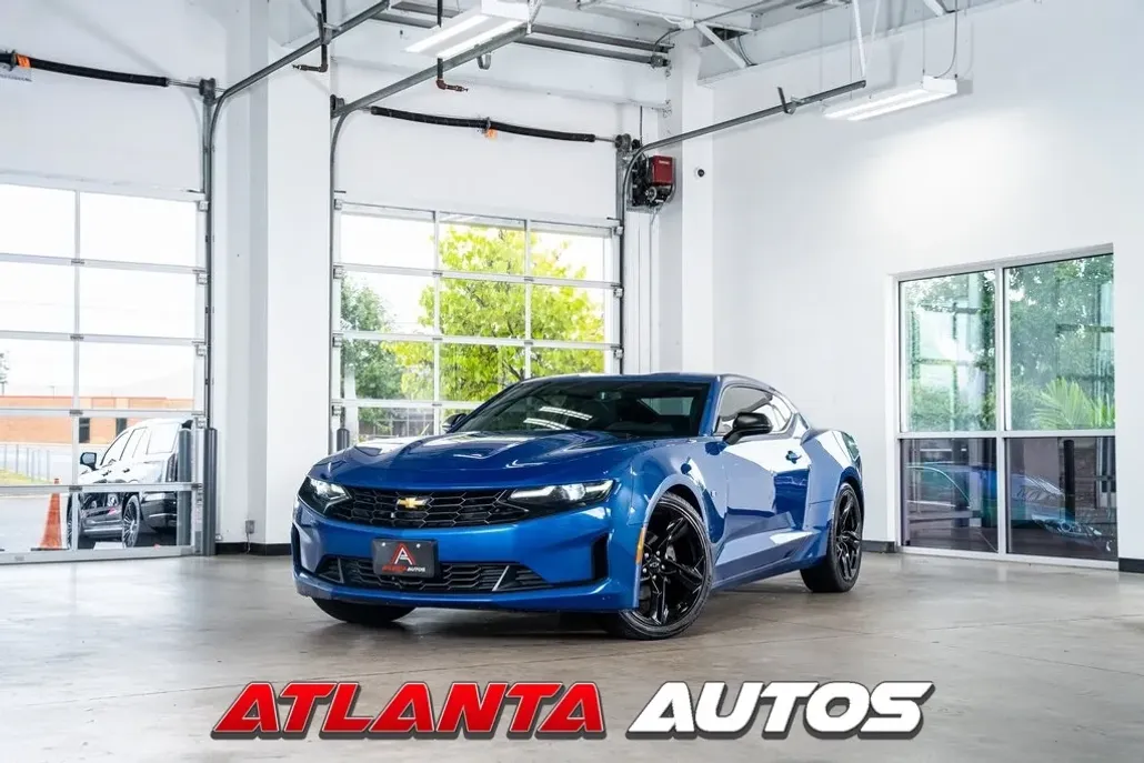 2022 Chevrolet Camaro 1LT photo 1