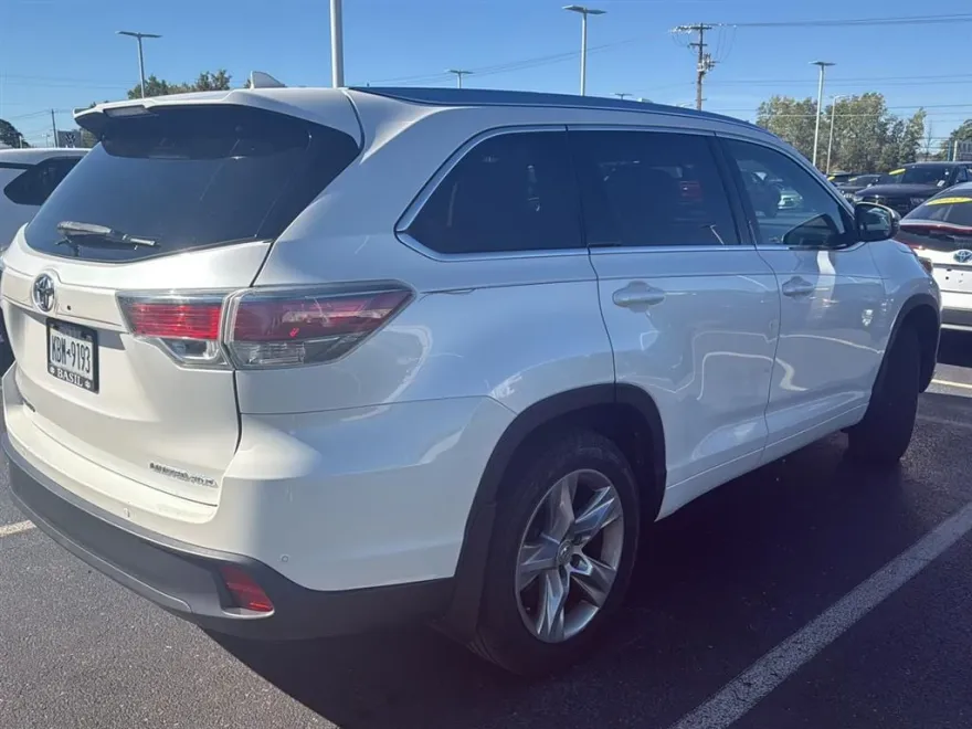 2015 Toyota Highlander Limited Platinum photo 1