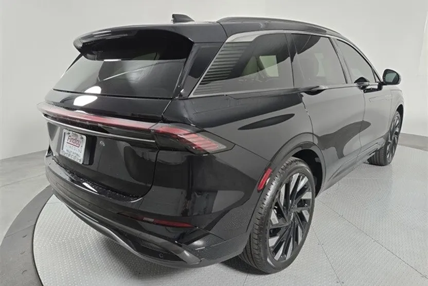 2026 Lincoln Nautilus Black Label photo 1