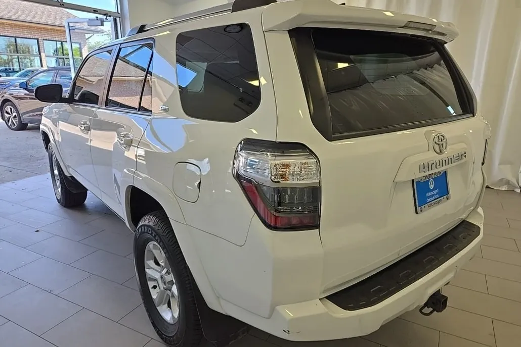 2022 Toyota 4Runner SR5 Premium photo 1