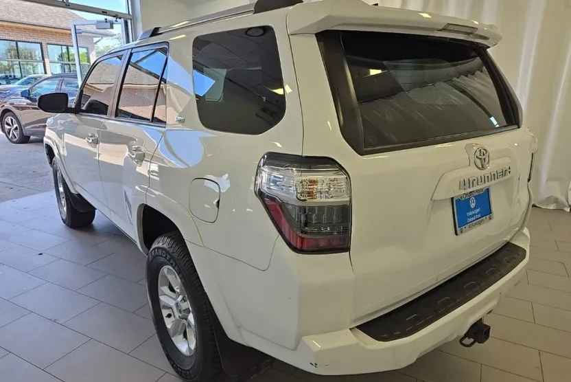 2022 Toyota 4Runner SR5 Premium photo 1