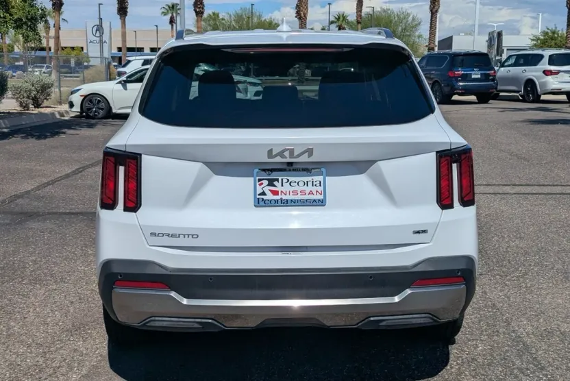 2024 Kia Sorento S photo 1