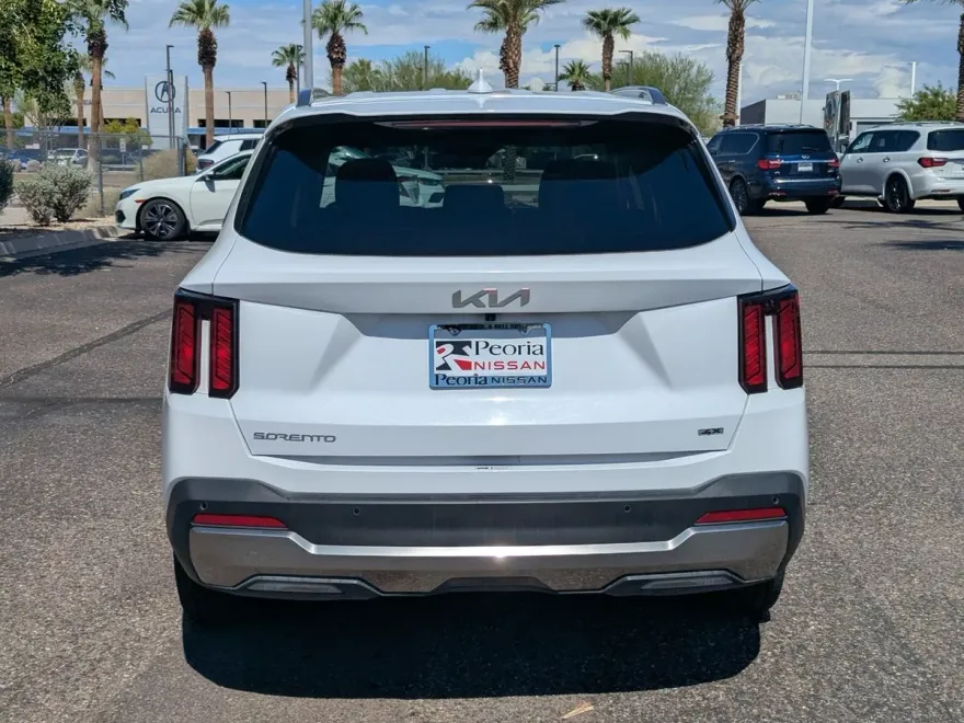 2024 Kia Sorento S photo 1