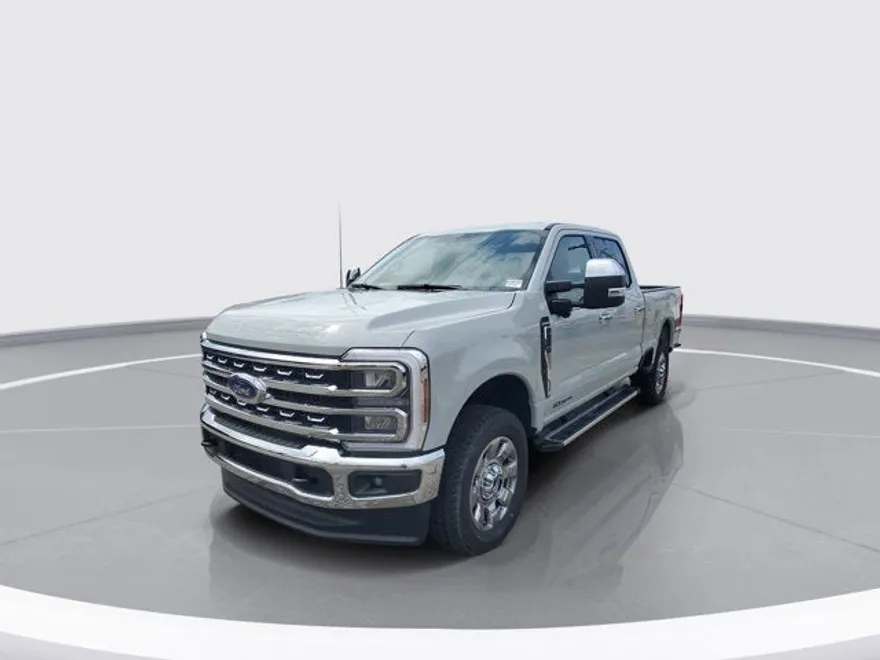 2025 Ford F-350 Lariat photo 1