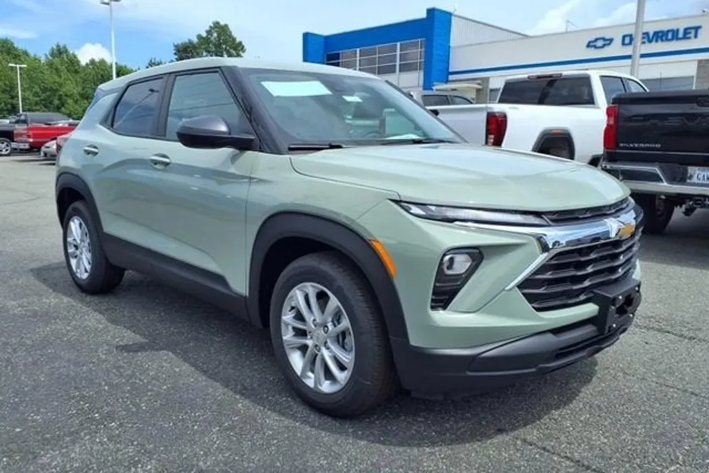 2026 Chevrolet Trailblazer LS photo 1