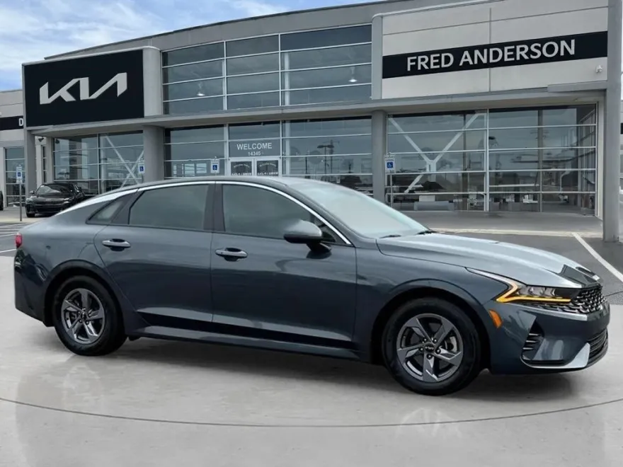 2023 Kia K5 LXS photo 1