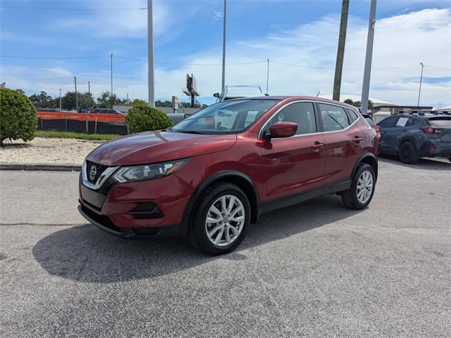 2022 Nissan Rogue Sport S photo 1