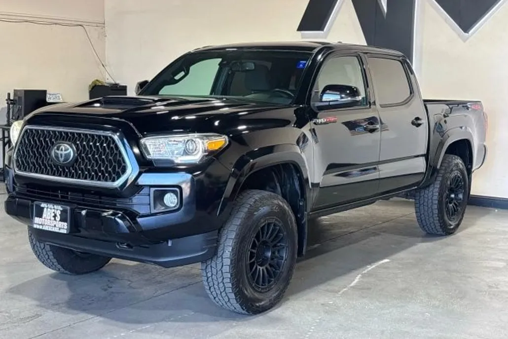 2018 Toyota Tacoma Double Cab TRD Sport photo 1