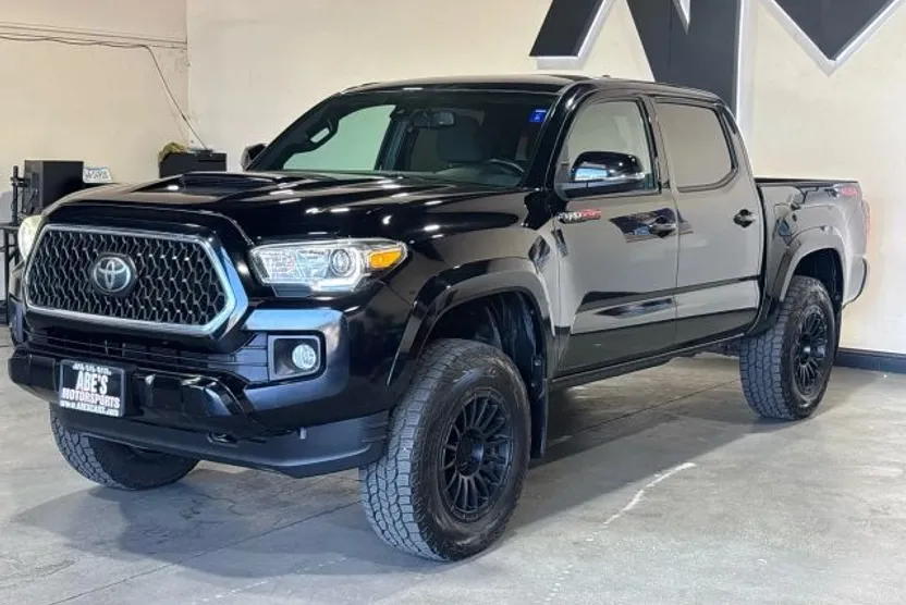 2018 Toyota Tacoma Double Cab TRD Sport photo 1