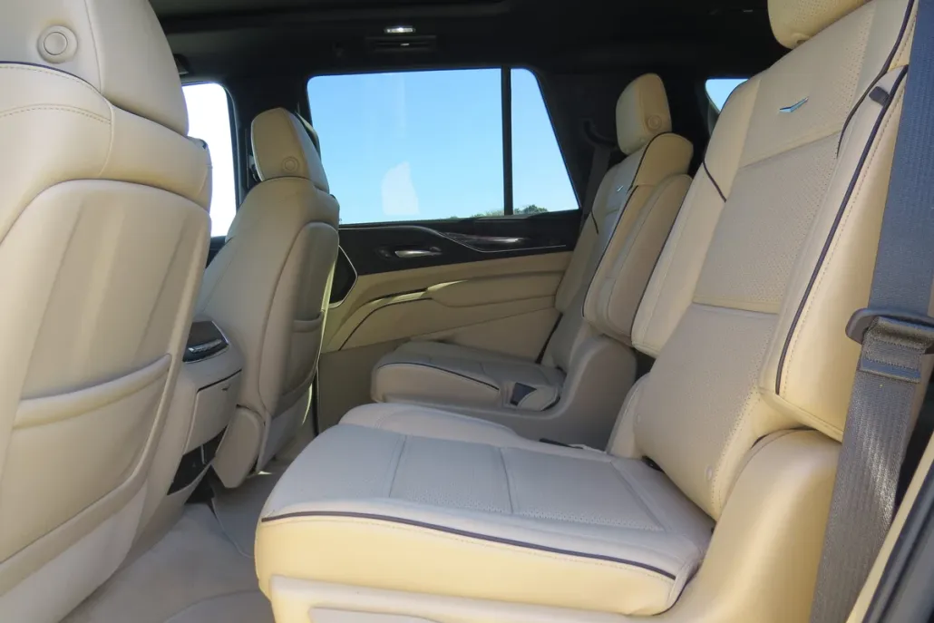 2022 Cadillac Escalade Premium Luxury photo 1