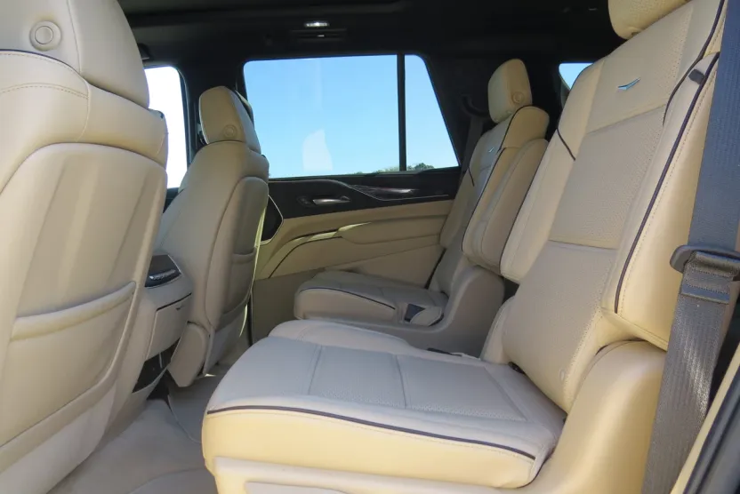 2022 Cadillac Escalade Premium Luxury photo 1