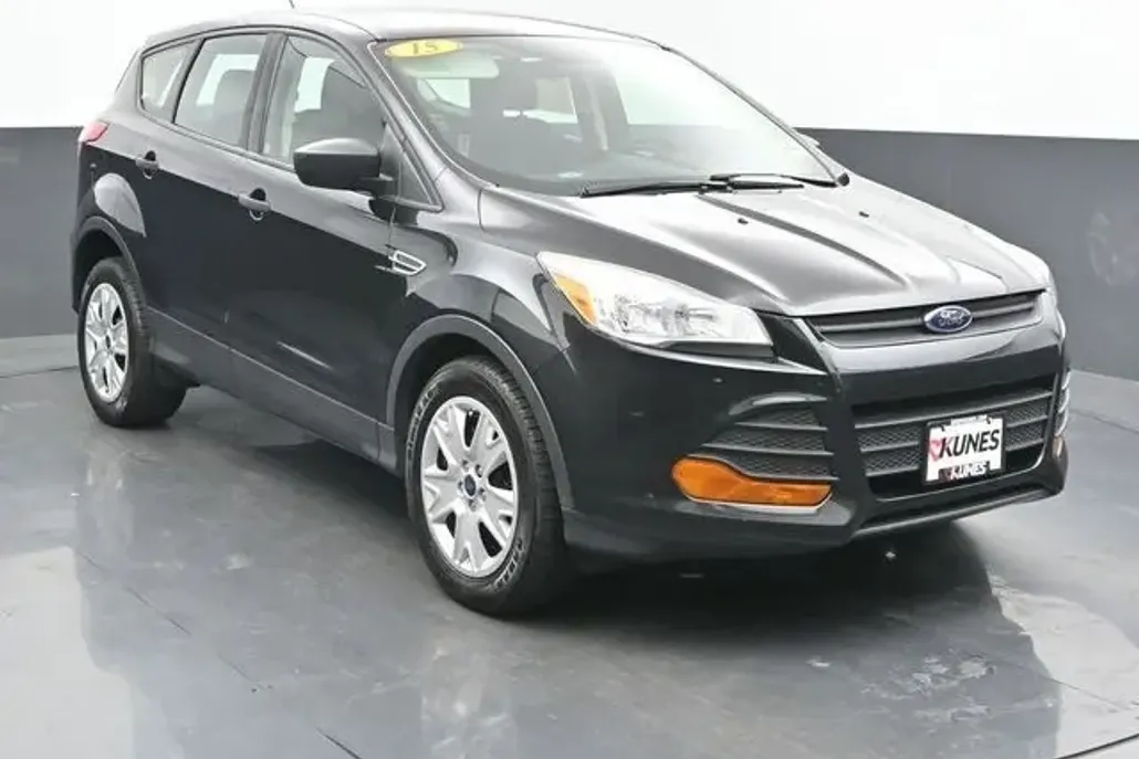 2015 Ford Escape S photo 1