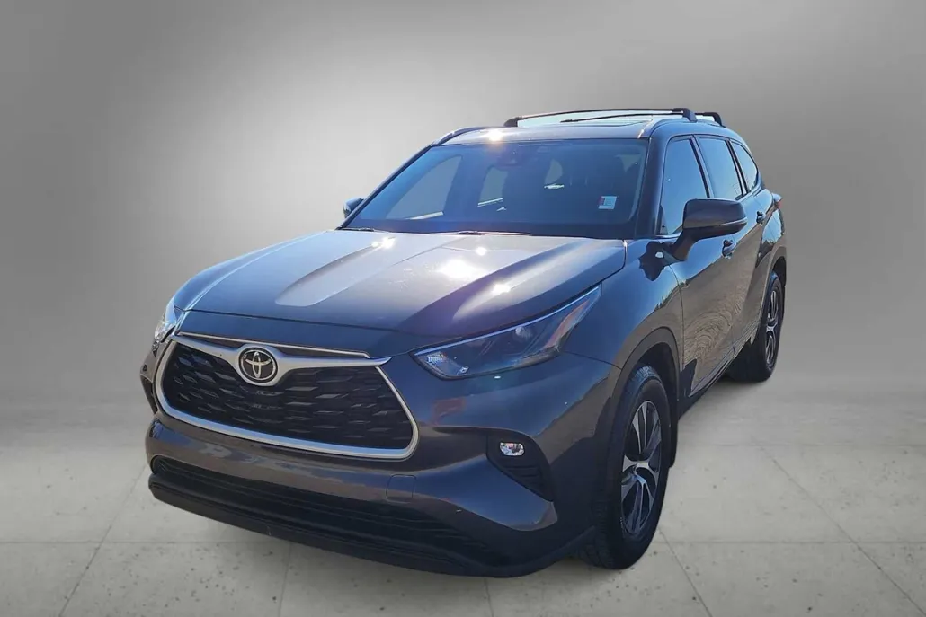 2022 Toyota Highlander XLE photo 1