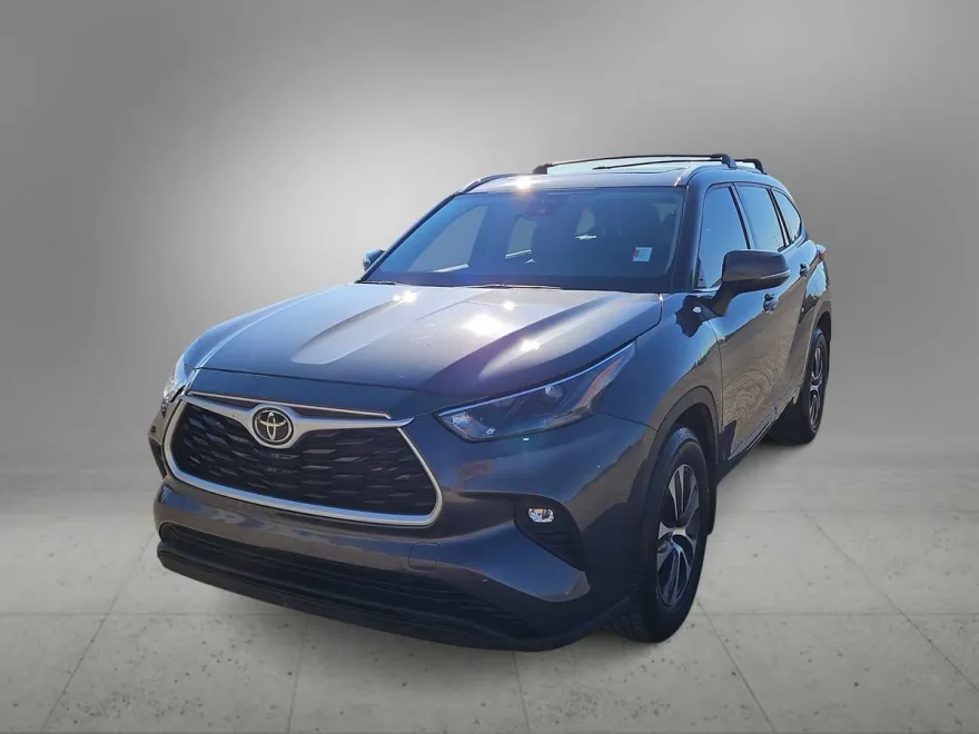 2022 Toyota Highlander XLE photo 1
