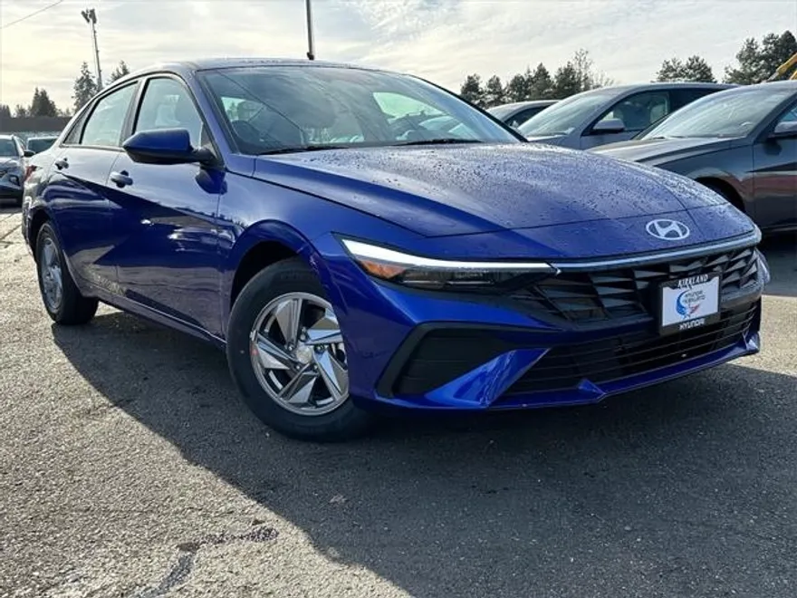 2025 Hyundai Elantra SE photo 1