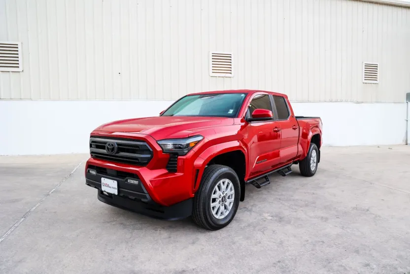 2025 Toyota Tacoma SR5 photo 1