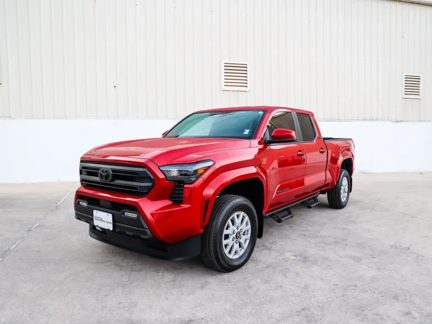 2025 Toyota Tacoma SR5 photo 1