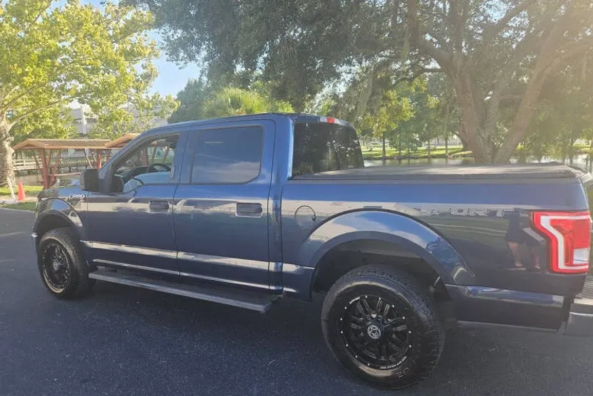 2015 Ford F-150 XLT photo 1