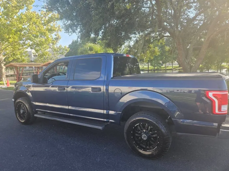 2015 Ford F-150 XLT photo 1