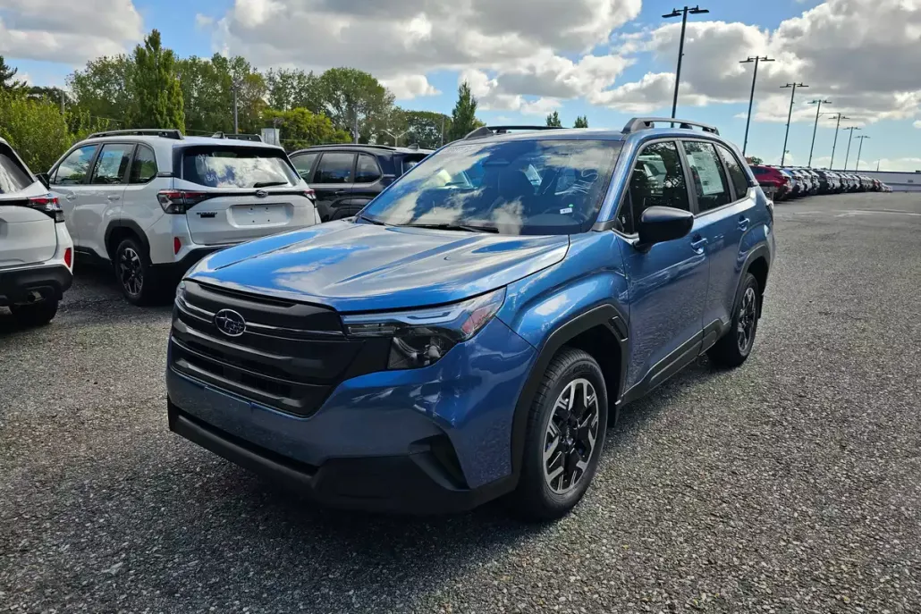 2025 Subaru Forester Base photo 1
