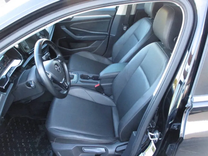 2019 Volkswagen Jetta SE photo 1