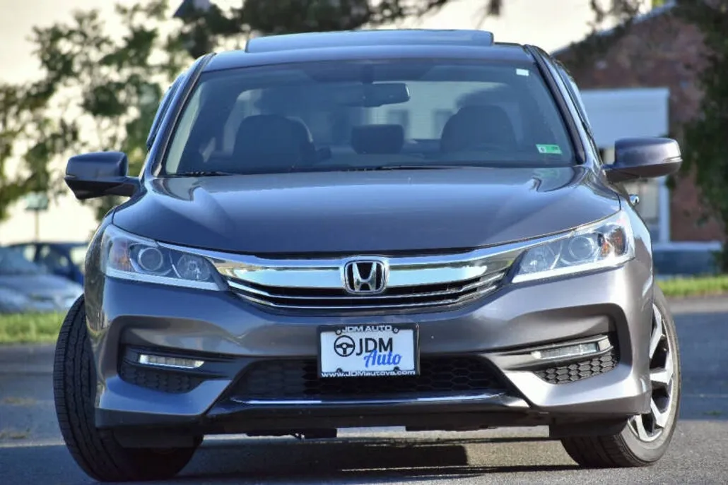 2017 Honda Accord EX-L photo 1