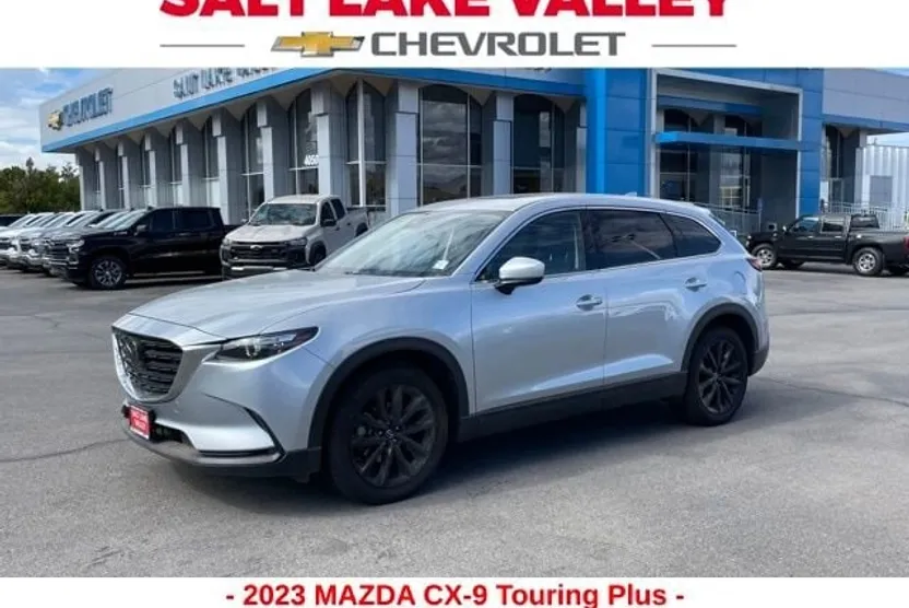 2023 Mazda CX-9 Touring photo 1