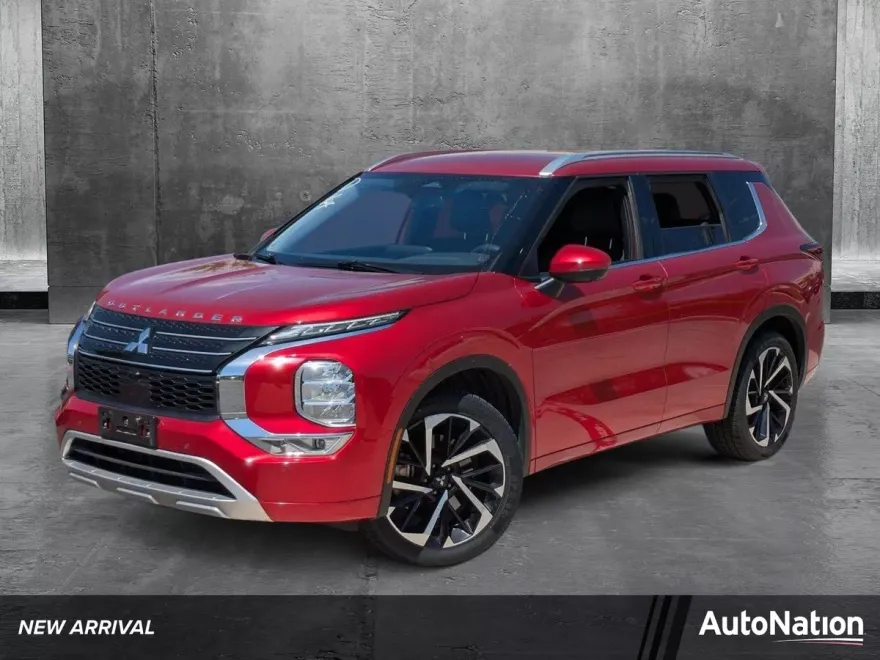 2022 Mitsubishi Outlander SEL photo 1