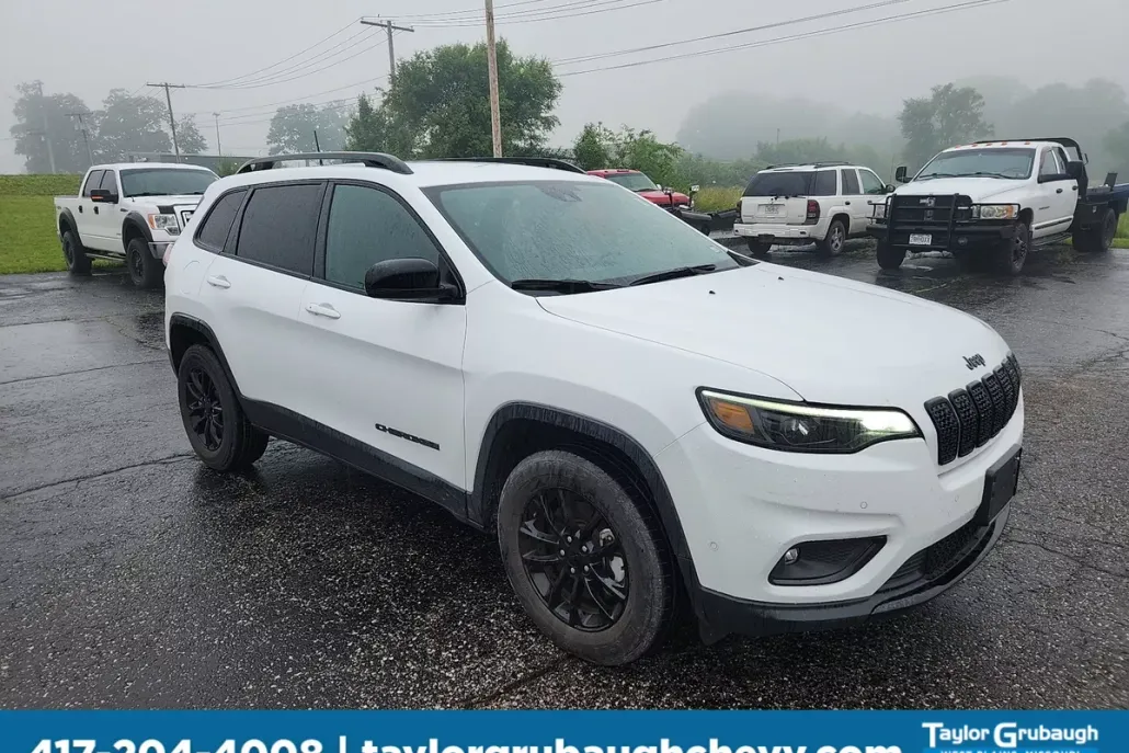 2023 Jeep Cherokee Altitude Lux photo 1
