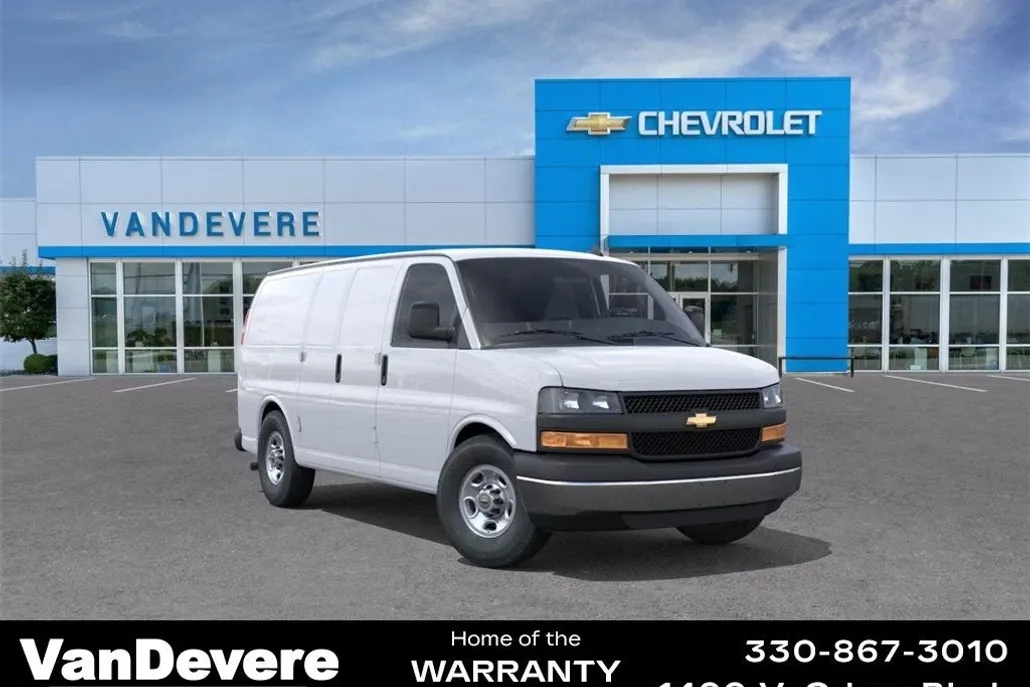 2025 Chevrolet Express Cargo 3500 photo 1