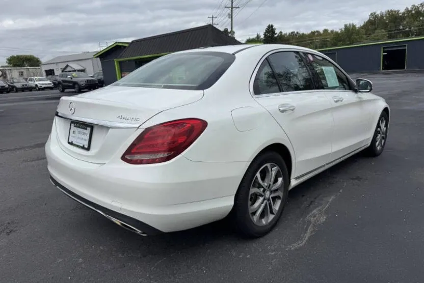 2017 Mercedes Benz C 300 4MATIC photo 1