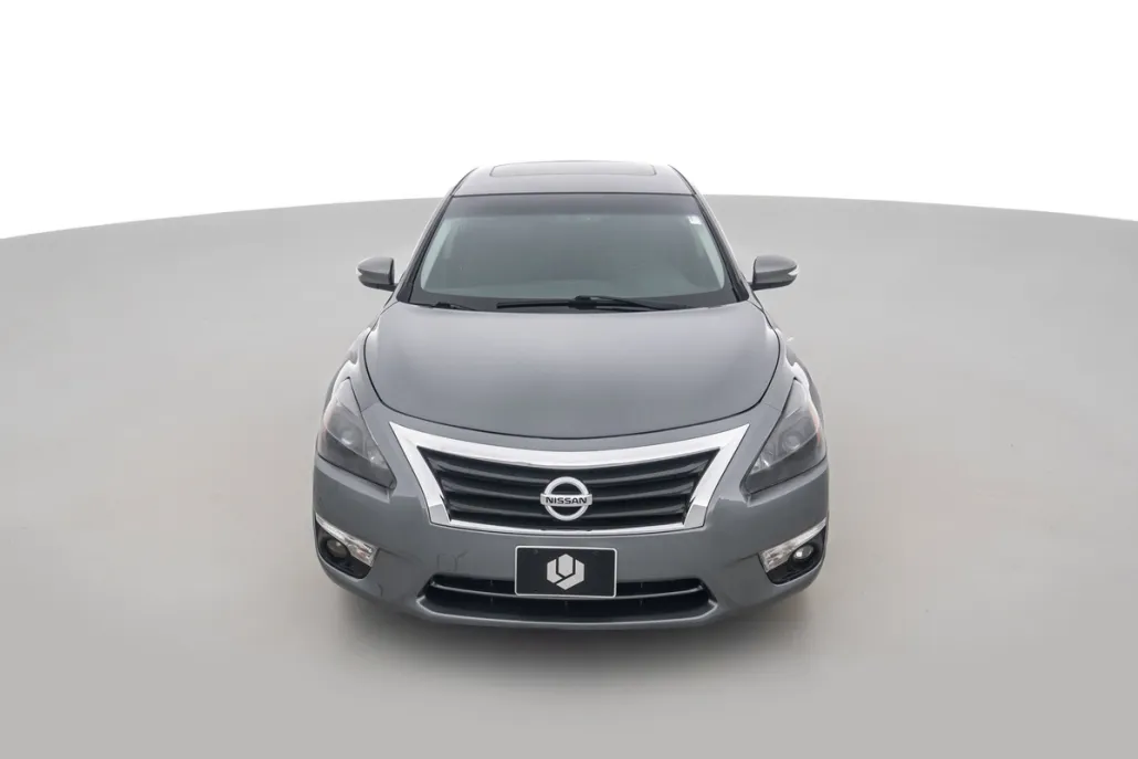 2014 Nissan Altima photo 1