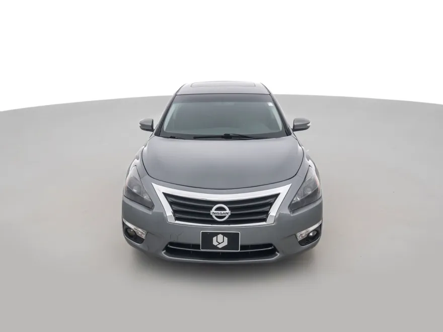 2014 Nissan Altima photo 1