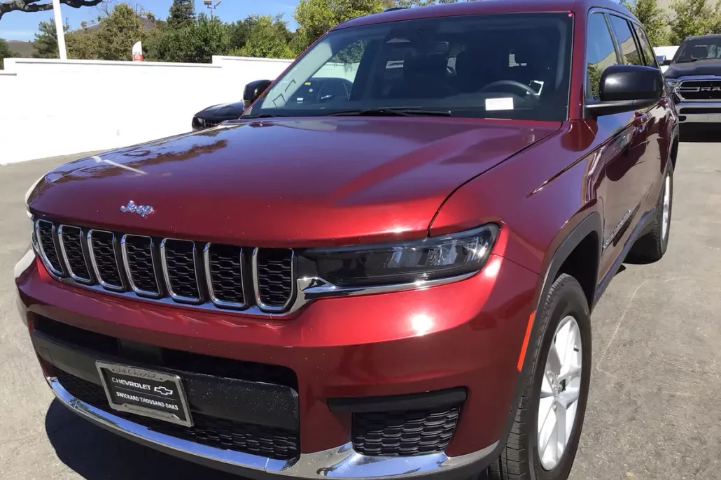 2023 Jeep Grand Cherokee Laredo photo 1