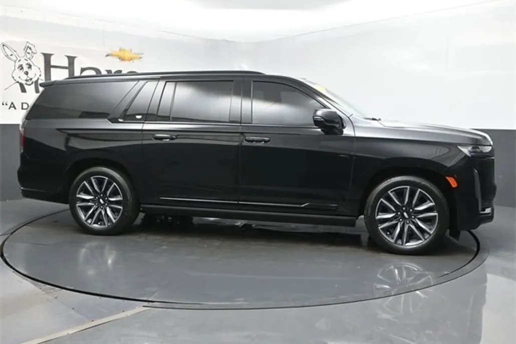 2023 Cadillac Escalade ESV Sport photo 1