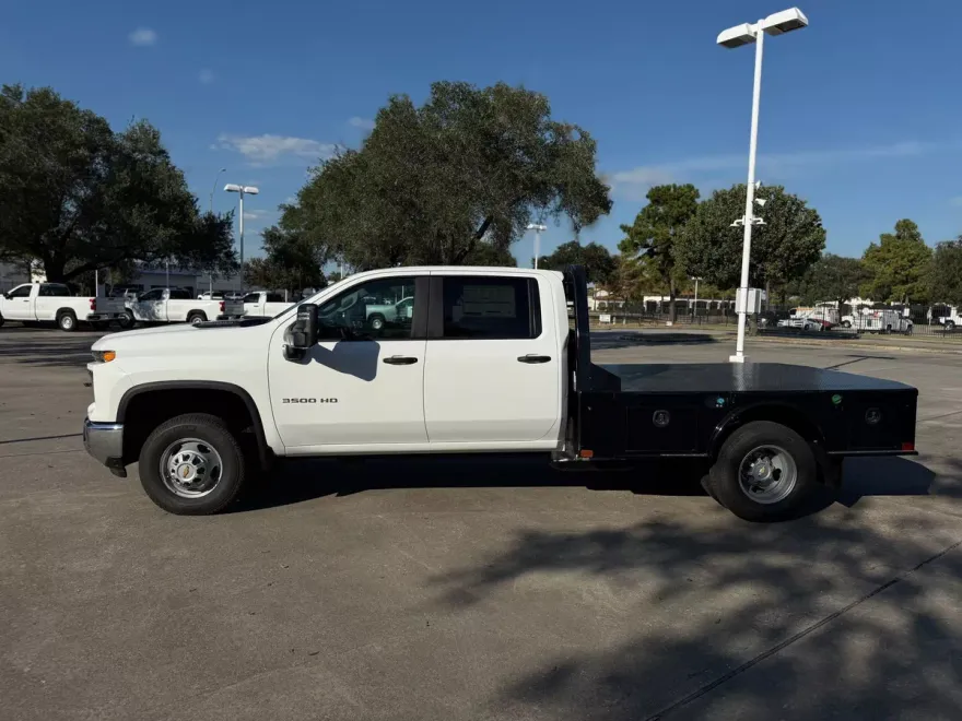 2025 Chevrolet Silverado 3500HD Work Truck photo 1