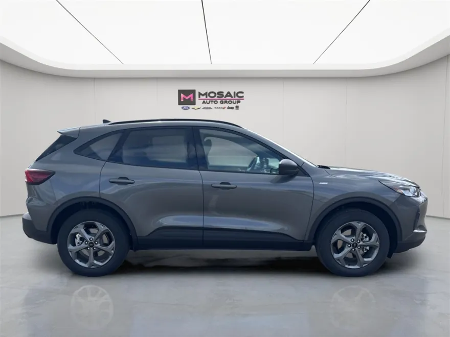 2025 Ford Escape ST-Line photo 1