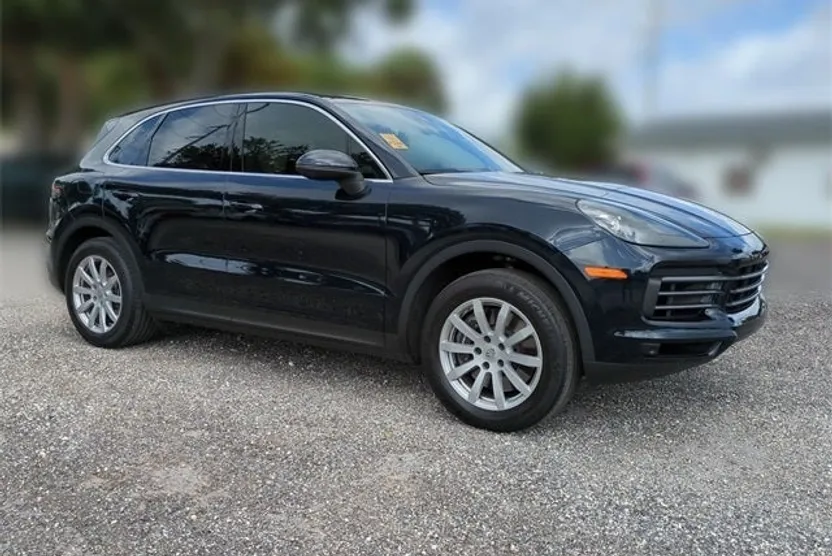 2021 Porsche Cayenne Base photo 1