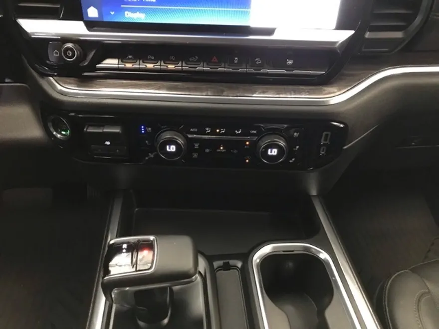 2023 Chevrolet Silverado 1500 LTZ photo 17