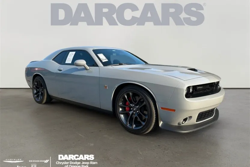 2021 Dodge Challenger R/T photo 1