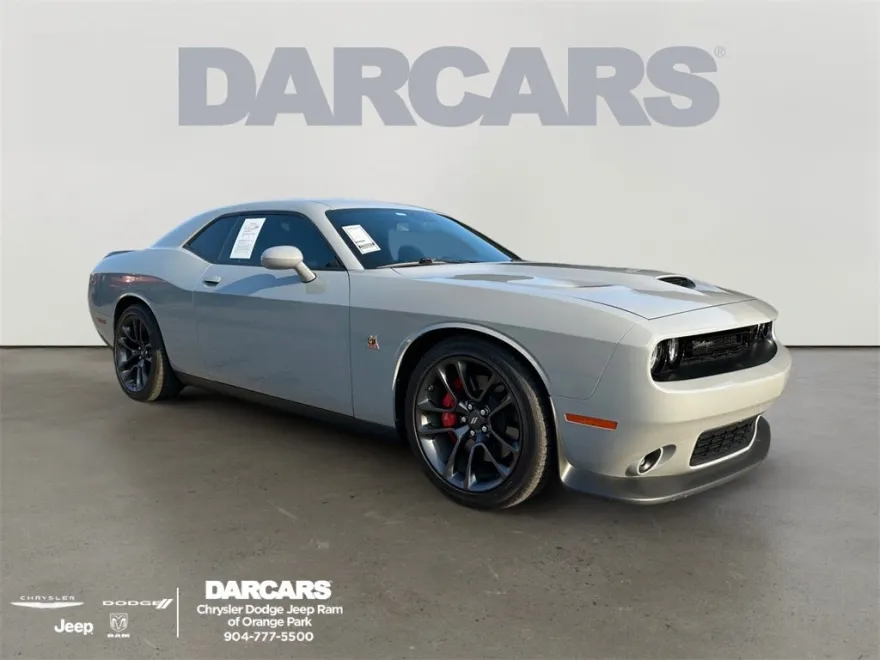 2021 Dodge Challenger R/T photo 1