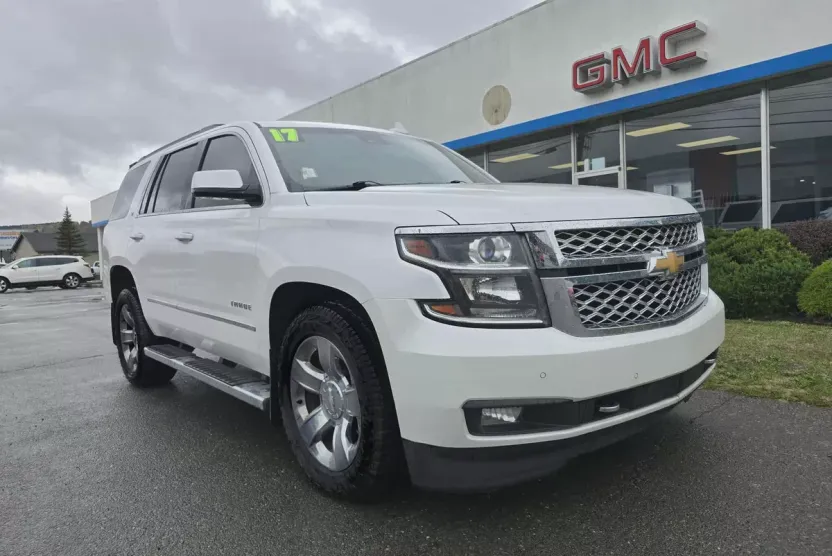 2017 Chevrolet Tahoe LT photo 1