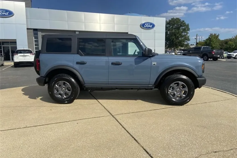 2025 Ford Bronco Big Bend photo 1
