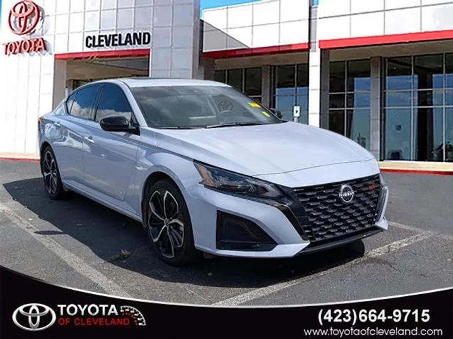 2024 Nissan Altima 2.5 SR photo 1